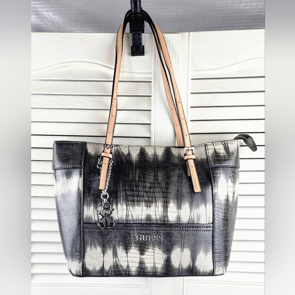 GUESS Black and White Women's Bag